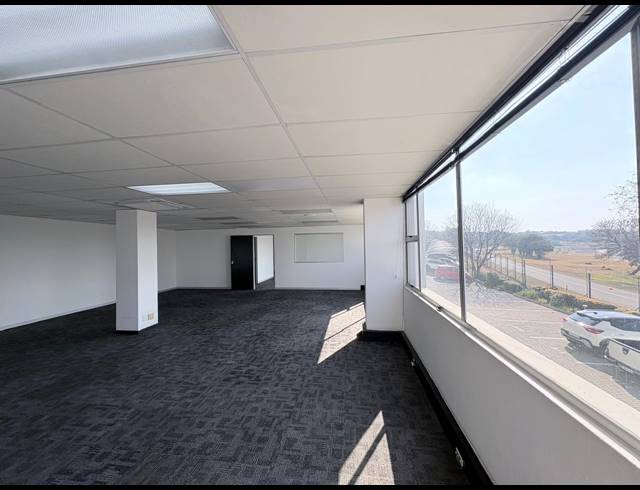 193M² OFFICE TO LET IN KYALAMI